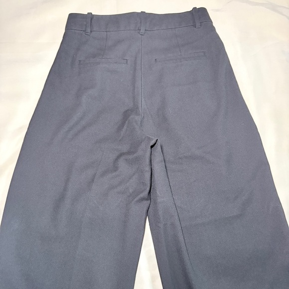 Aritzia- The Effortless Pant (Re)fined Black Size 4 High Waist Trousers - Picture 6 of 9